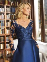Abito pronovias lungo in rasone e pizzo blu e rosso con manica trasparente in pizzo - immagine 4