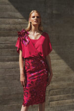 Abito corto maestri haute couture fucsia sopra morbido gonna paillette tubino