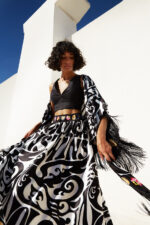 Stola grande con frange twins fantasy nero fantasia double forma triangolare - immagine 2