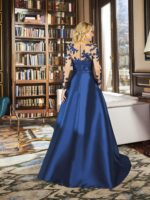 Abito pronovias lungo in rasone e pizzo blu e rosso con manica trasparente in pizzo - immagine 5