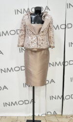 Abito sartoriale color oro con pizzo paillettato giacca gonna al ginocchio e canotta mamma sposo elegante