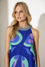 Completo pantalone e top Allure Evening blu a fantasia con pantalone largo e top lungo con collo gioiello - immagine 3