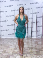 Abito lilla 18 Celebrity Impero corto interamente ricoperto di cristalli con minigonna fondo piume schiena scoperta scollo americana - immagine 3