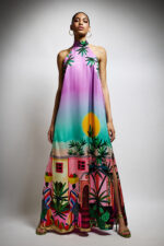 Abito morbido Twins Fantasy in fantasia sul viola con stampa scollo americano con nodo dietro spalle scoperte e colletto avanti