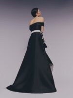 Pronovias The Party Collection abito nero con riporti bianchi rigido molto elegante scollo omerale cintino con fiore a lato decorativo - immagine 2