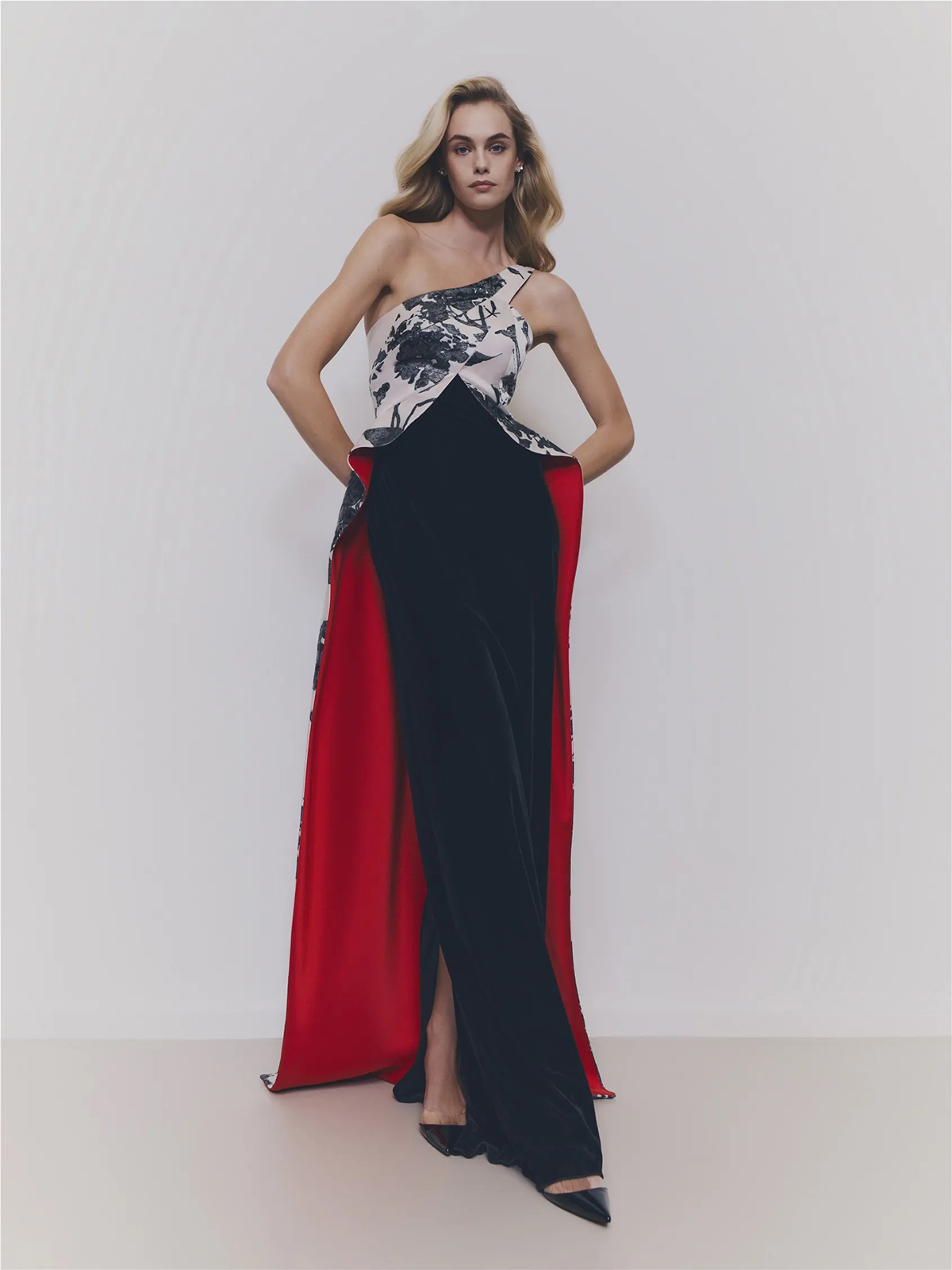 Ekuha B1 Pronovias The Party Collection nero rosso e parti a fiori disegnati neri sul beige mono spalla sovra gonna a pannello donna elegante - immagine 1