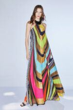 Abito morbido effetto caftano Twins Fantasy scollo americano al collo decorato con cristalli effetto collana abito morbido a fantasia con spalle scoperte