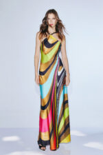 Abito fantasia Twins Fantasy morbido che scende sfiancato con collo con cristalli effetto collana nero che scendono dal centro del petto a spalline schiena scoperta