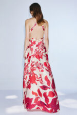 Abito Twins Fantasy beige fantasia sul rosso morbido semi aderente con allaccio dietro la schiena a X schiena scoperta effetto collana al collo con cristalli - immagine 2